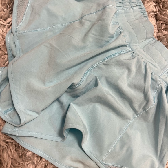Lululemon Hotty Hot shorts 4” inseam size 2 icing blue ALL SOLD OUT - Picture 7 of 9